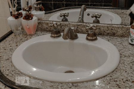 Apartamento à venda com 92m², 2 quartos e 1 vaga Apartamento à venda com 92m², 2 quartos e 1 vagaBanheiro