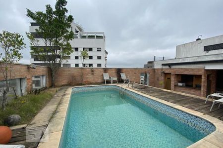 Apartamento à venda com 650m², 3 quartos e 5 vagas Apartamento à venda com 650m², 3 quartos e 5 vagasPiscina