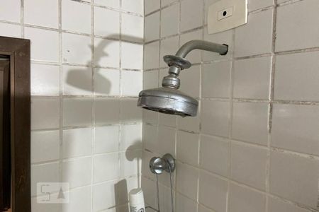 Apartamento à venda com 650m², 3 quartos e 5 vagas Apartamento à venda com 650m², 3 quartos e 5 vagasChuveiro