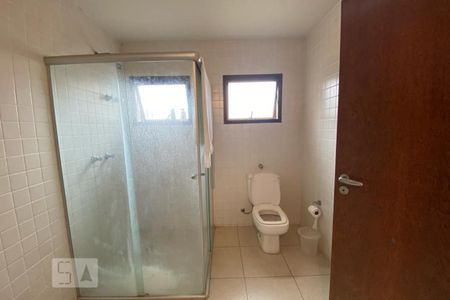 Apartamento à venda com 650m², 3 quartos e 5 vagas Apartamento à venda com 650m², 3 quartos e 5 vagasVaranda - Banheiro