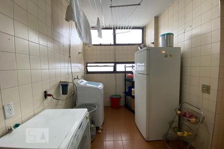 Apartamento à venda com 650m², 3 quartos e 5 vagas Apartamento à venda com 650m², 3 quartos e 5 vagasÁrea de Serviço