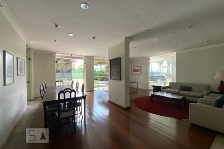 Apartamento à venda com 650m², 3 quartos e 5 vagas Apartamento à venda com 650m², 3 quartos e 5 vagasÁrea comum - Salão de festas