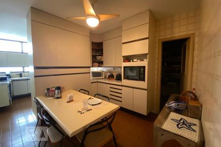 Apartamento à venda com 650m², 3 quartos e 5 vagas Apartamento à venda com 650m², 3 quartos e 5 vagasCopa