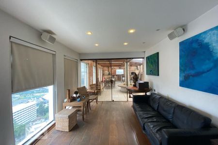 Apartamento à venda com 650m², 3 quartos e 5 vagas Apartamento à venda com 650m², 3 quartos e 5 vagasSala de TV