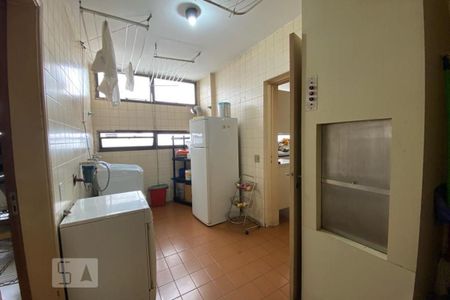 Apartamento à venda com 650m², 3 quartos e 5 vagas Apartamento à venda com 650m², 3 quartos e 5 vagasÁrea de Serviço