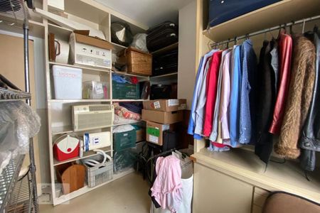 Apartamento à venda com 650m², 3 quartos e 5 vagas Apartamento à venda com 650m², 3 quartos e 5 vagasQuarto de Serviço