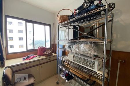 Apartamento à venda com 650m², 3 quartos e 5 vagas Apartamento à venda com 650m², 3 quartos e 5 vagasQuarto de Serviço