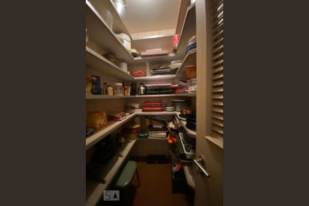 Apartamento à venda com 650m², 3 quartos e 5 vagas Apartamento à venda com 650m², 3 quartos e 5 vagasDespensa