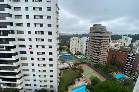 Apartamento à venda com 650m², 3 quartos e 5 vagas Apartamento à venda com 650m², 3 quartos e 5 vagasVista do Quarto de Serviço
