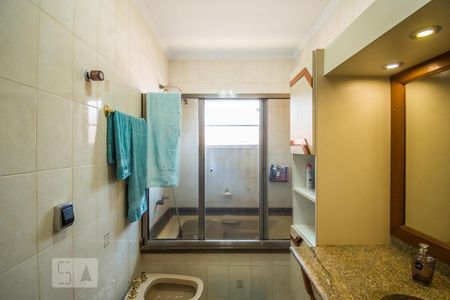 Casa à venda com 332m², 4 quartos e 4 vagas	Banheiro da Suíte