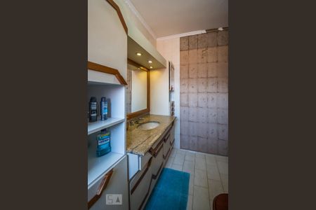 Casa à venda com 332m², 4 quartos e 4 vagasBanheiro da Suíte