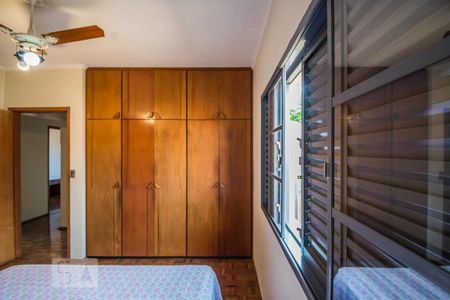 Casa à venda com 332m², 4 quartos e 4 vagasQuarto 1