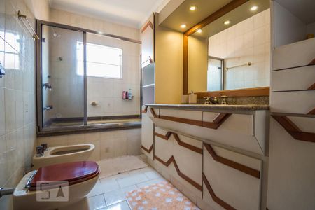 Casa à venda com 332m², 4 quartos e 4 vagasBanheiro