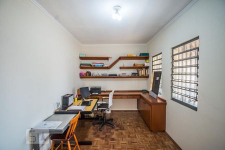 Casa à venda com 332m², 4 quartos e 4 vagasEscritório