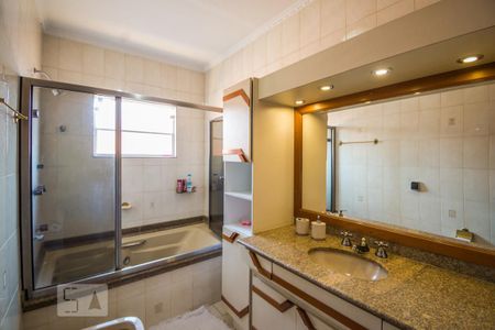 Casa à venda com 332m², 4 quartos e 4 vagasBanheiro