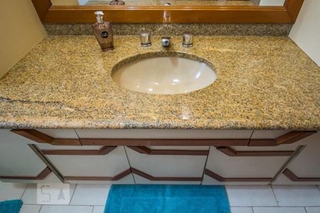 Casa à venda com 332m², 4 quartos e 4 vagasBanheiro da Suíte