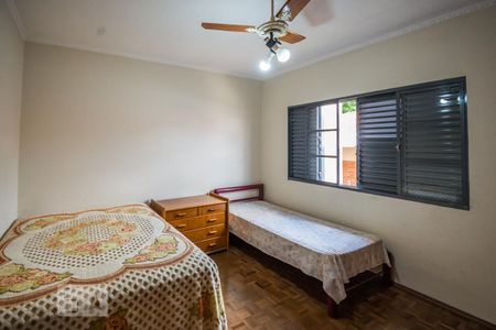 Casa à venda com 332m², 4 quartos e 4 vagasQuarto 2