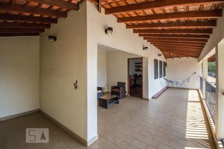 Casa à venda com 332m², 4 quartos e 4 vagasvaranda