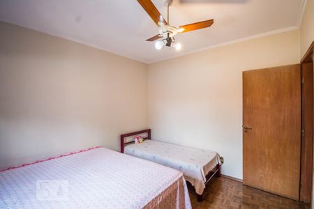 Casa à venda com 332m², 4 quartos e 4 vagasQuarto 1