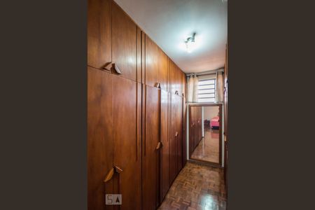 Casa à venda com 332m², 4 quartos e 4 vagasCloset da suíte