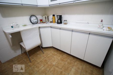 Apartamento à venda com 96m², 2 quartos e 1 vagaCozinha - Armários