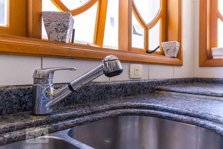 Casa para alugar com 700m², 5 quartos e 8 vagasCozinha - Torneira