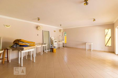 Casa para alugar com 700m², 5 quartos e 8 vagasSalão de festas