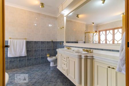 Casa para alugar com 700m², 5 quartos e 8 vagasBanheiro da suíte 1