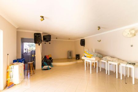 Casa para alugar com 700m², 5 quartos e 8 vagasSalão de festas