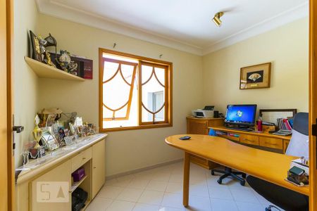 Casa para alugar com 700m², 5 quartos e 8 vagasEscritório