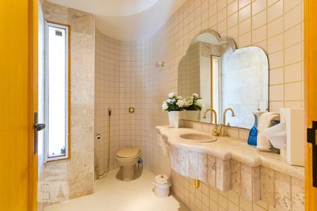 Casa para alugar com 700m², 5 quartos e 8 vagasLavabo