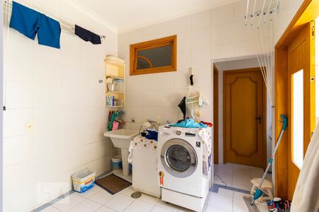 Casa para alugar com 700m², 5 quartos e 8 vagasÁrea de serviço