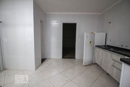 Casa à venda com 253m², 3 quartos e 4 vagas Casa à venda com 253m², 3 quartos e 4 vagascozinha 2