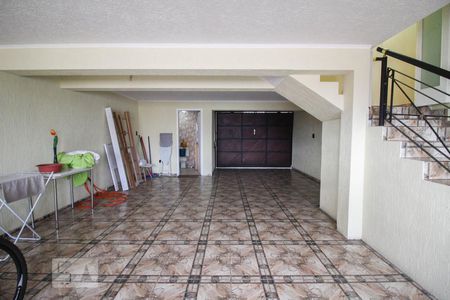 Casa à venda com 253m², 3 quartos e 4 vagas Casa à venda com 253m², 3 quartos e 4 vagasGaragem