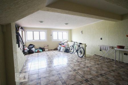 Casa à venda com 253m², 3 quartos e 4 vagas Casa à venda com 253m², 3 quartos e 4 vagasgaragem