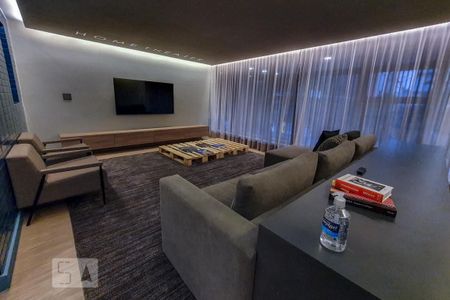 Studio para alugar com 28m², 1 quarto e sem vaga Studio para alugar com 28m², 1 quarto e sem vagaÁrea Comum - Sala de Cinema
