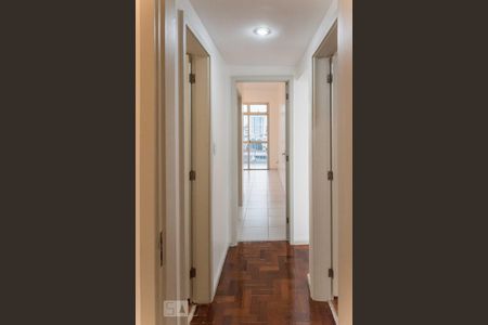 Corredor  de apartamento para alugar com 2 quartos, 85m² em Grajaú, Rio de Janeiro