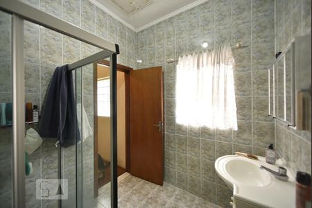 Casa à venda com 140m², 5 quartos e 2 vagasBanheiro