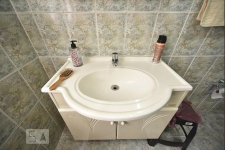 Casa à venda com 140m², 5 quartos e 2 vagasBanheiro