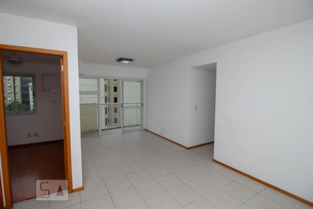 Apartamento para alugar com 84m², 3 quartos e 1 vaga Apartamento para alugar com 84m², 3 quartos e 1 vagaSala
