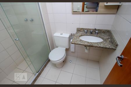 Banheiro da Suíte de apartamento para alugar com 3 quartos, 84m² em Catete, Rio de Janeiro