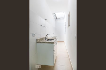 Cozinha de apartamento para alugar com 1 quarto, 25m² em Vila Guilherme, São Paulo