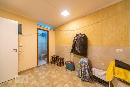 Casa à venda com 187m², 3 quartos e 4 vagasQuarto de Serviço