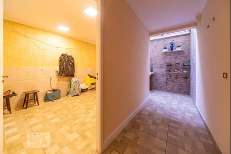 Casa à venda com 187m², 3 quartos e 4 vagasCorredor e Quintal