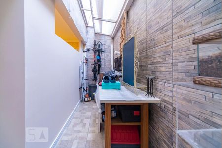 Casa à venda com 187m², 3 quartos e 4 vagasCorredor e Quintal