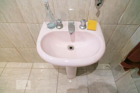 Casa à venda com 120m², 3 quartos e 2 vagasDetalhe banheiro 2