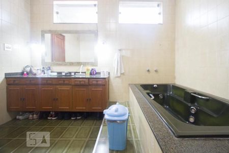 Casa à venda com 400m², 5 quartos e 4 vagasBanheiro Suíte 2