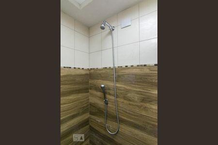 Apartamento à venda com 140m², 4 quartos e 2 vagasDucha