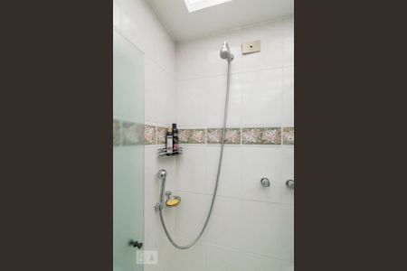 Apartamento à venda com 140m², 4 quartos e 2 vagasDucha