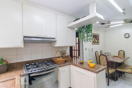 Apartamento à venda com 140m², 4 quartos e 2 vagasCozinha